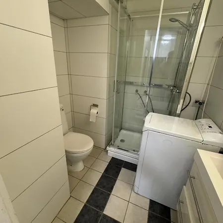 With Sharing Bathroom And Kitchen Séjour chez l'habitant *